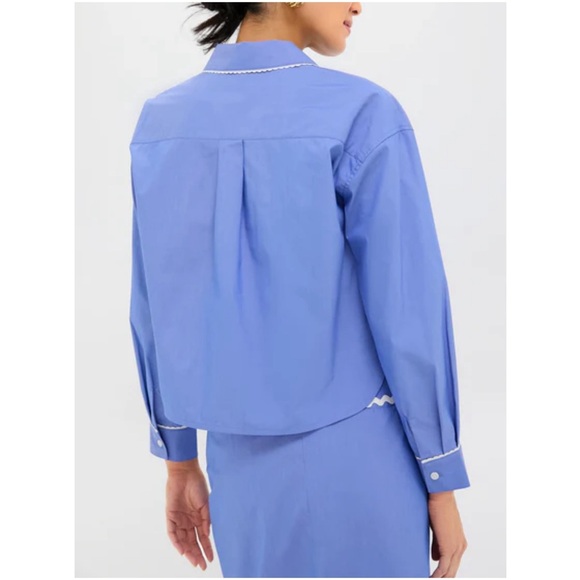 TUCKERNUCK Sail Blue Cropped Jasper Button Down - Picture 4 of 12